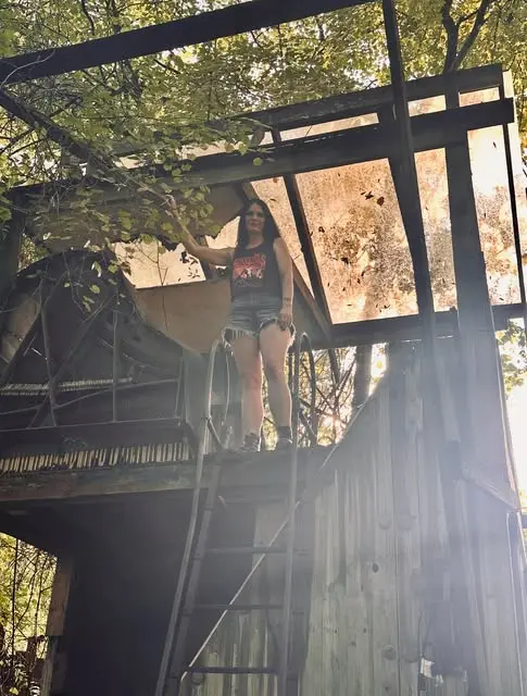 The treehouse among the trees